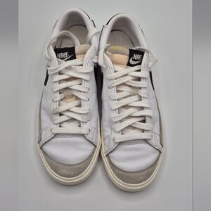 Nike Men's White and Gray Sneakers